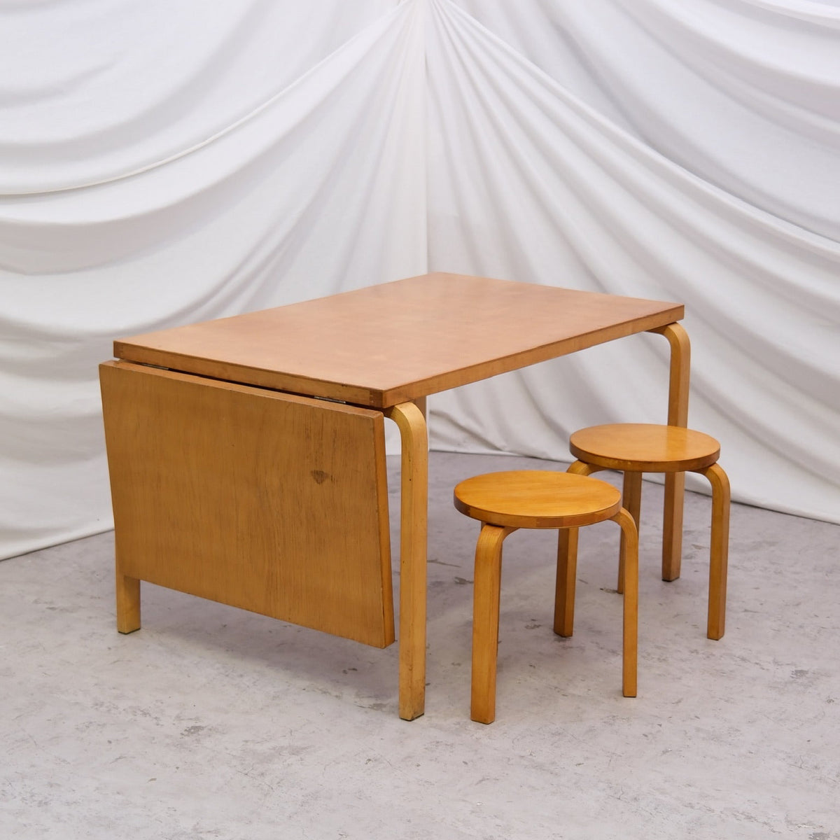 Alvar Aalto -klaffiruokapöytä, 1940–1950-luku