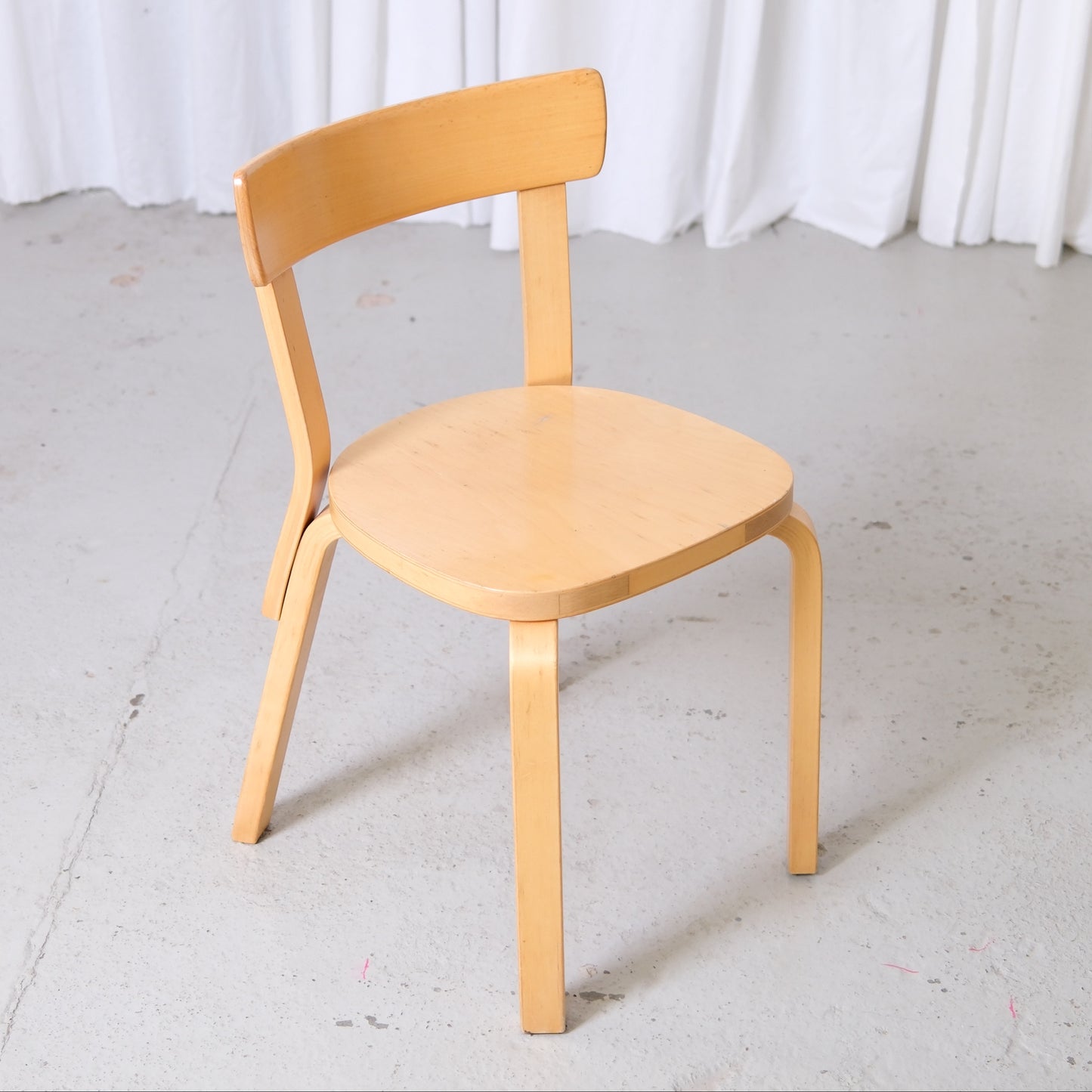 Alvar Aalto Artek 69 -koivutuolit