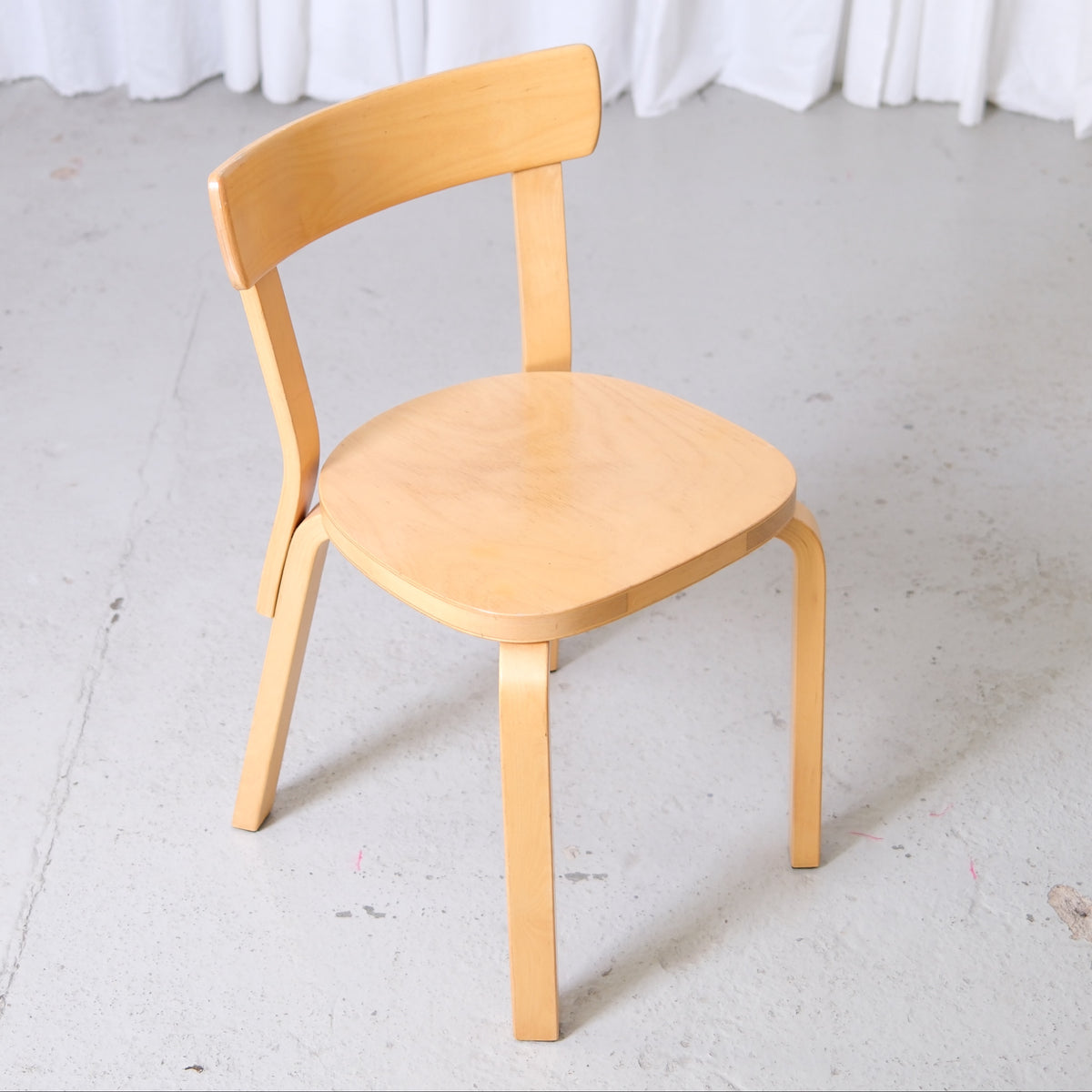 Alvar Aalto Artek 69 -koivutuolit