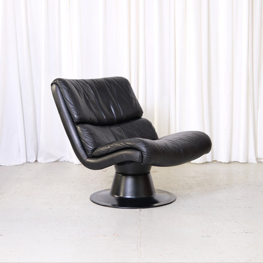Yrjö Kukkapuro Saturnus Lounge Chair Black Leather
