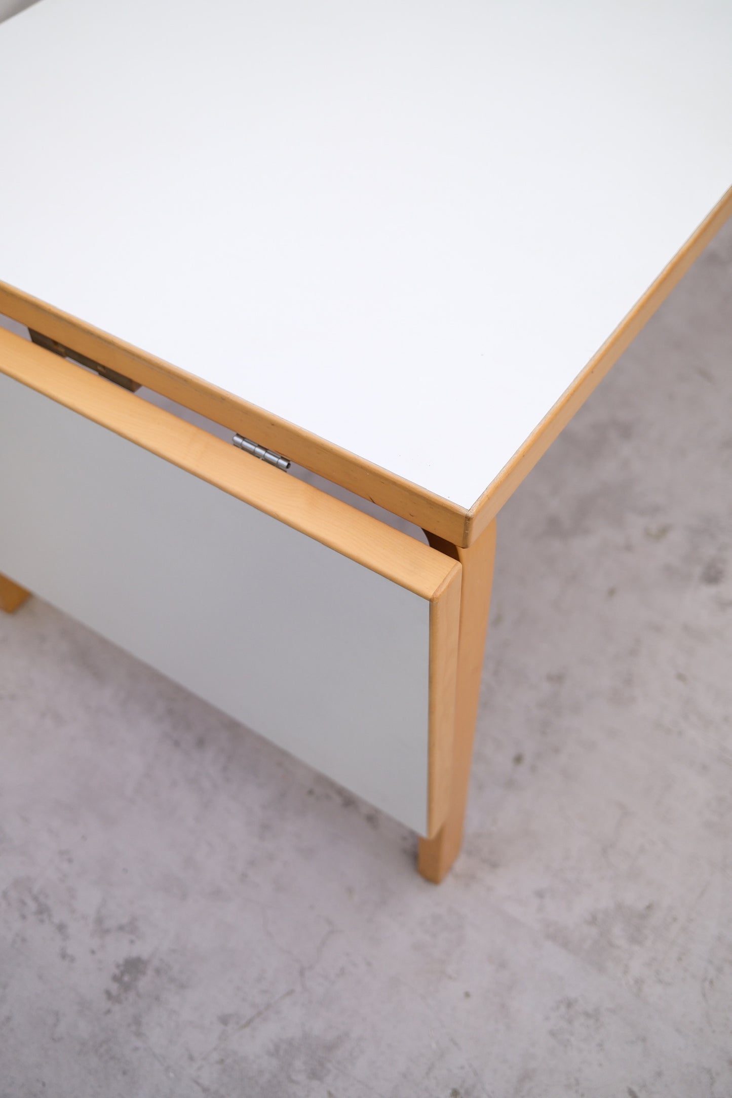 Artek suuri taittopöytä – Alvar Aalto
