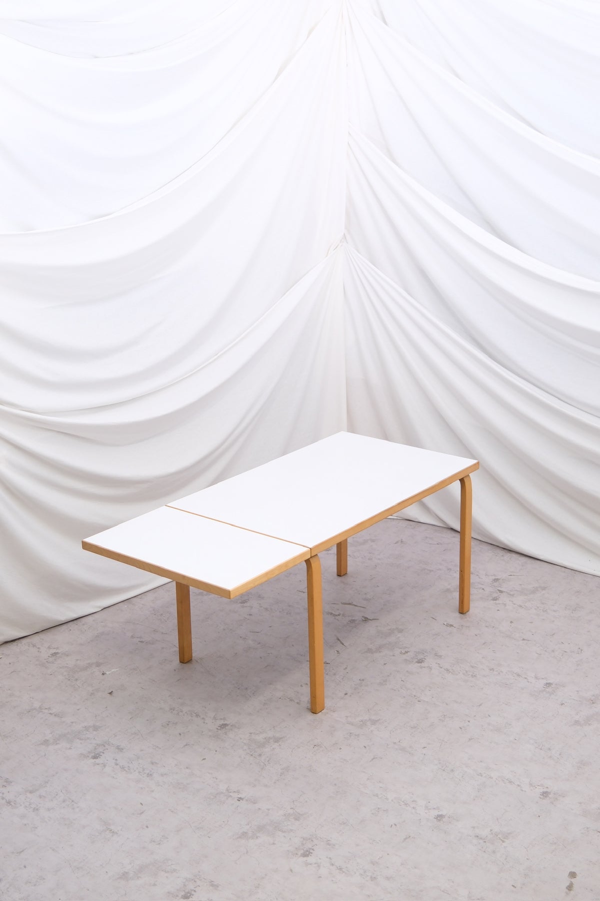 Artek suuri taittopöytä – Alvar Aalto