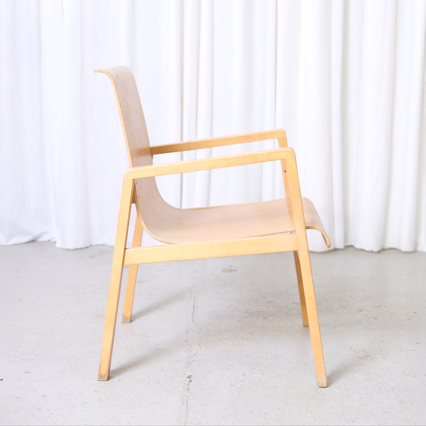 Alvar Aalto Artek 403 -eteistuoli