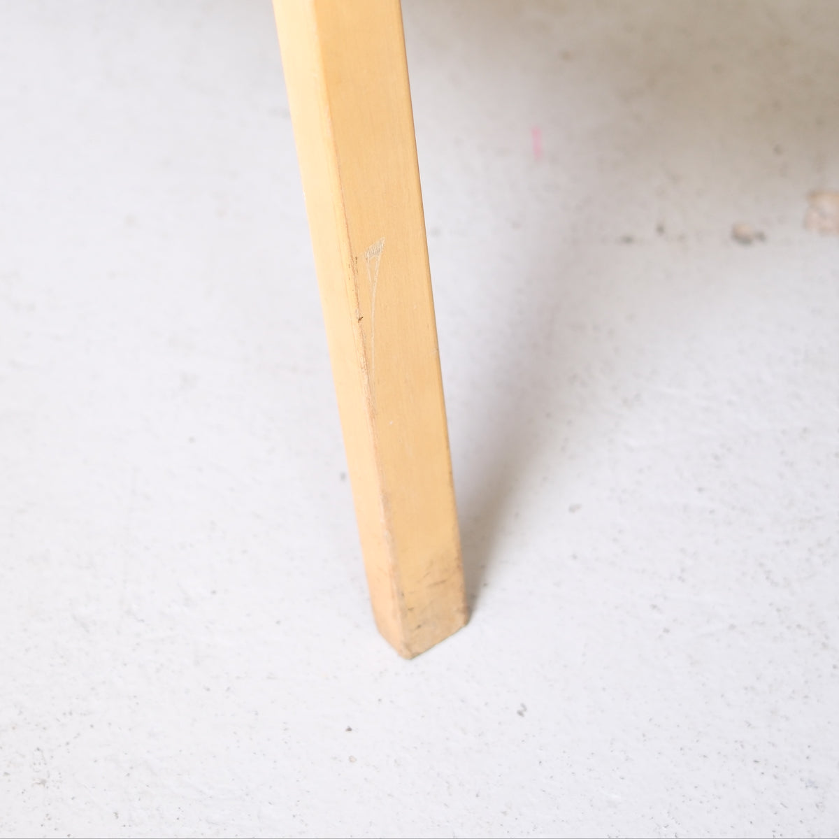 Alvar Aalto Artek 403 -eteistuoli
