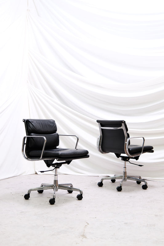 EA217 Soft Pad Chair by Charles & Ray Eames For ICF Italy