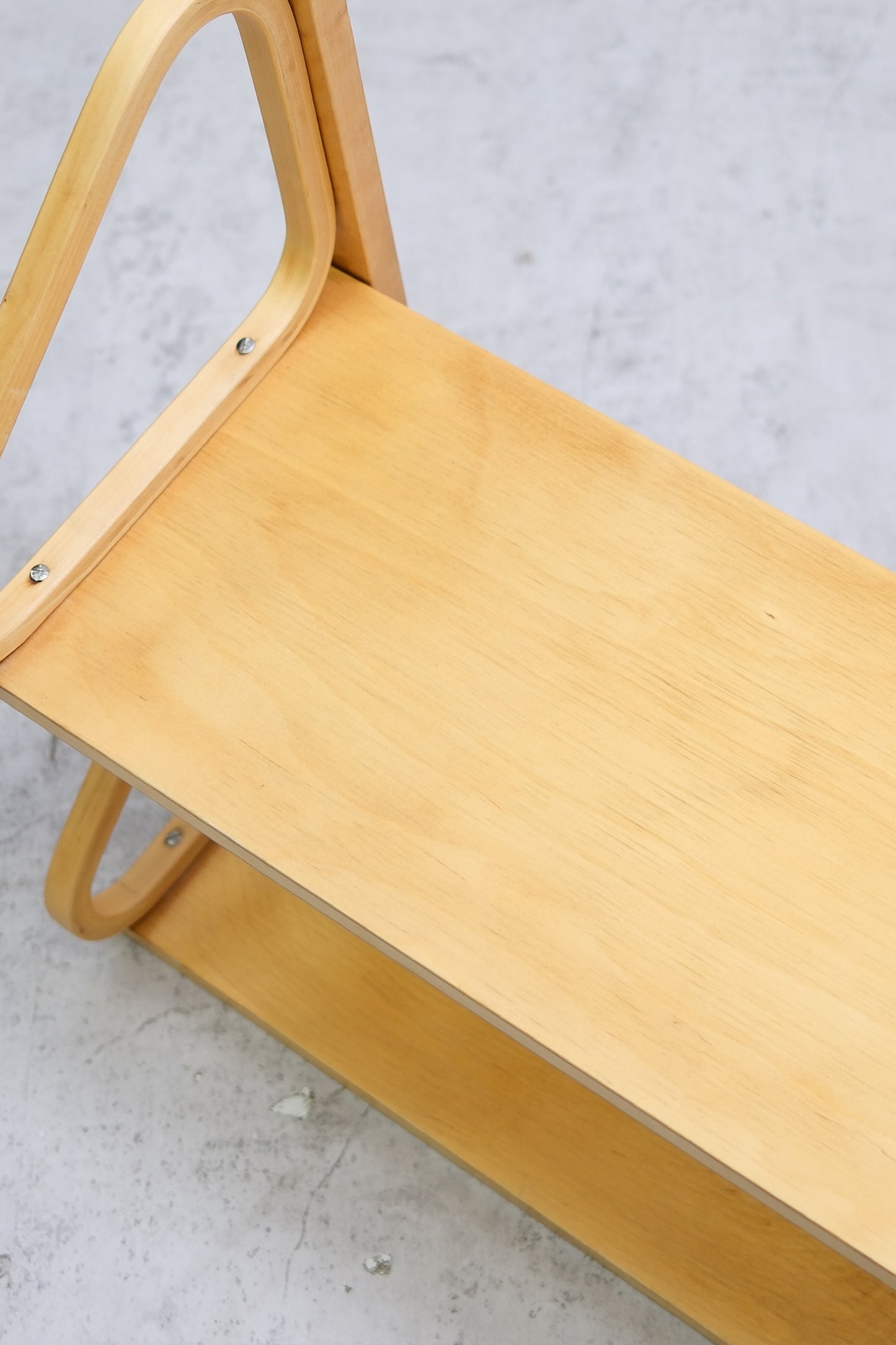 Alvar Aalto 112B -kaksiosainen seinähylly