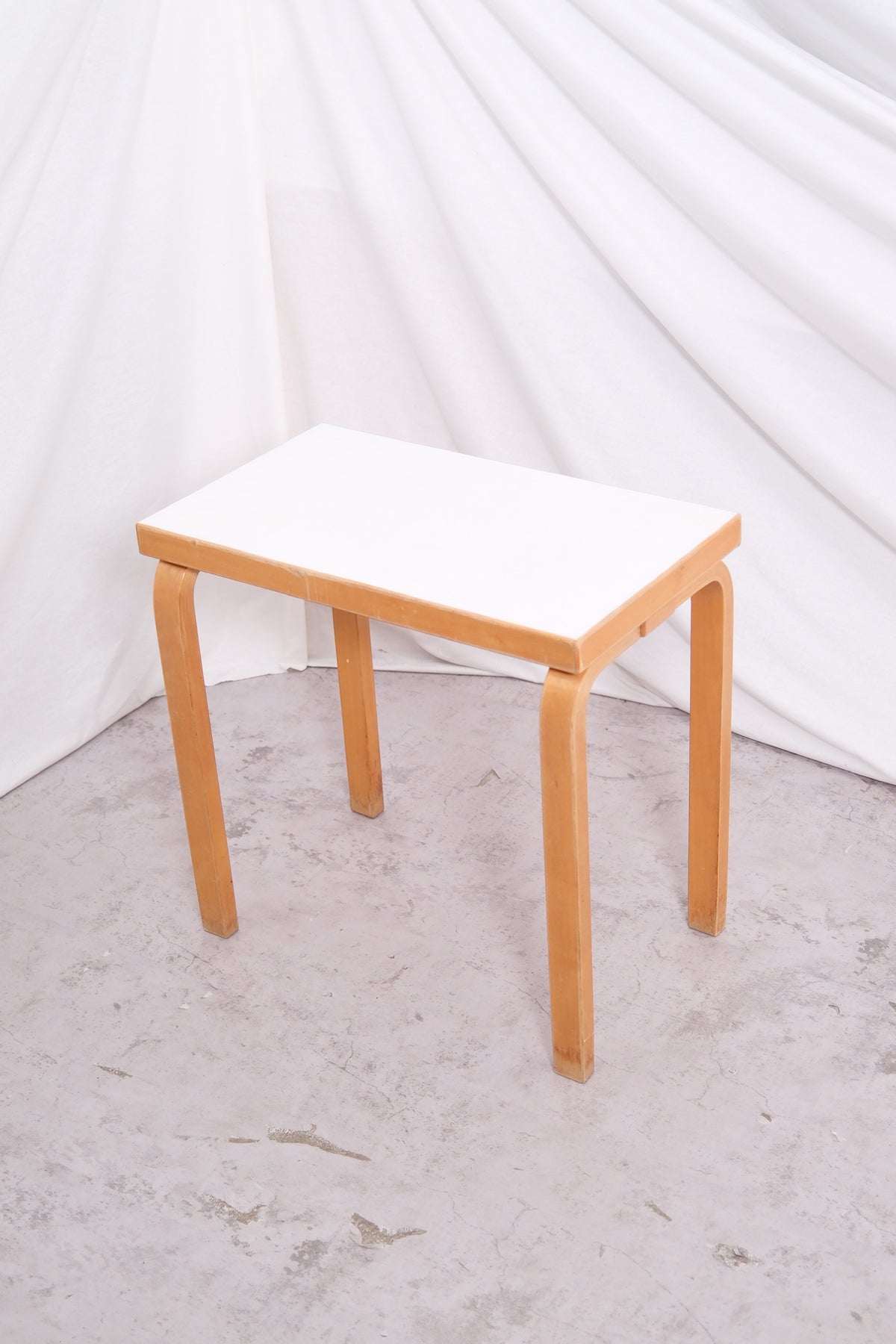 Vintage Alvar Aalto Artek -pikkupöytä