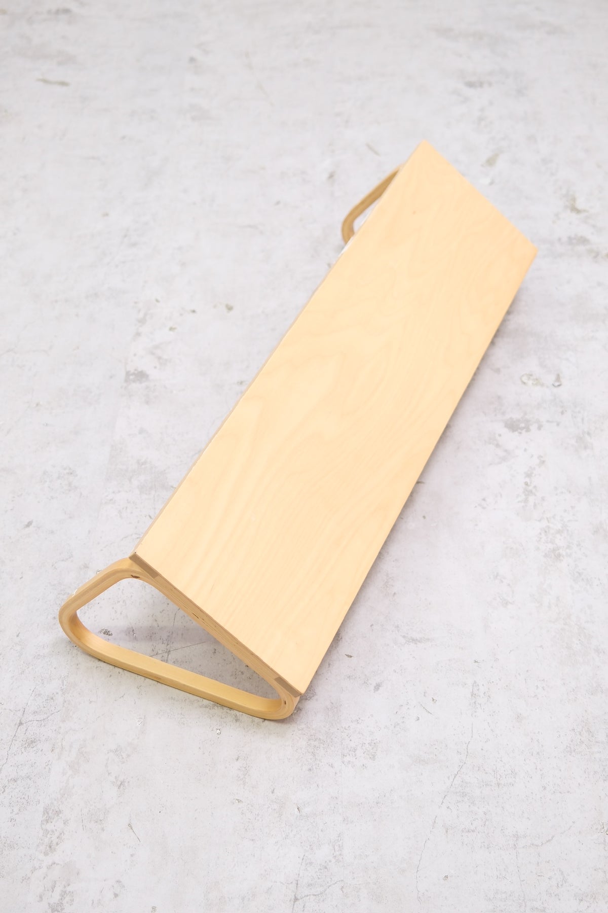 Alvar Aalto 112B -seinähylly, 2 saatavilla