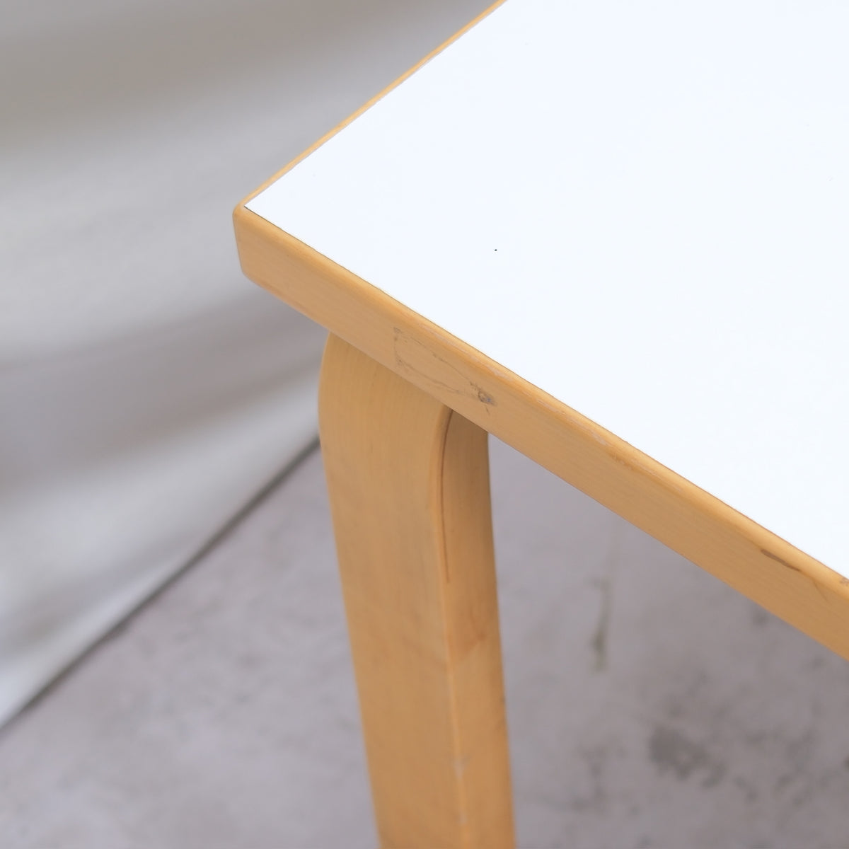 Vintage Alvar Aalto pöytä 81A, valmistaja Artek