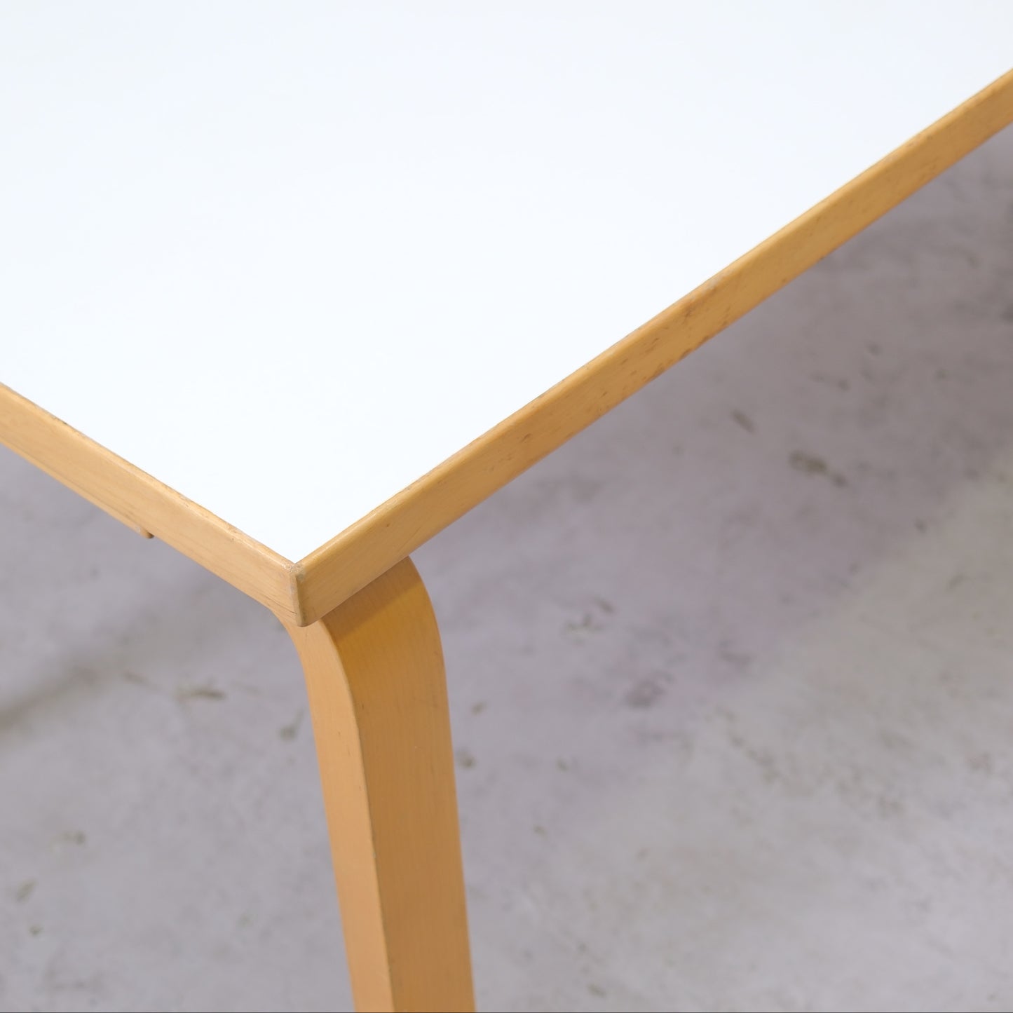 Vintage Alvar Aalto pöytä 81A, valmistaja Artek