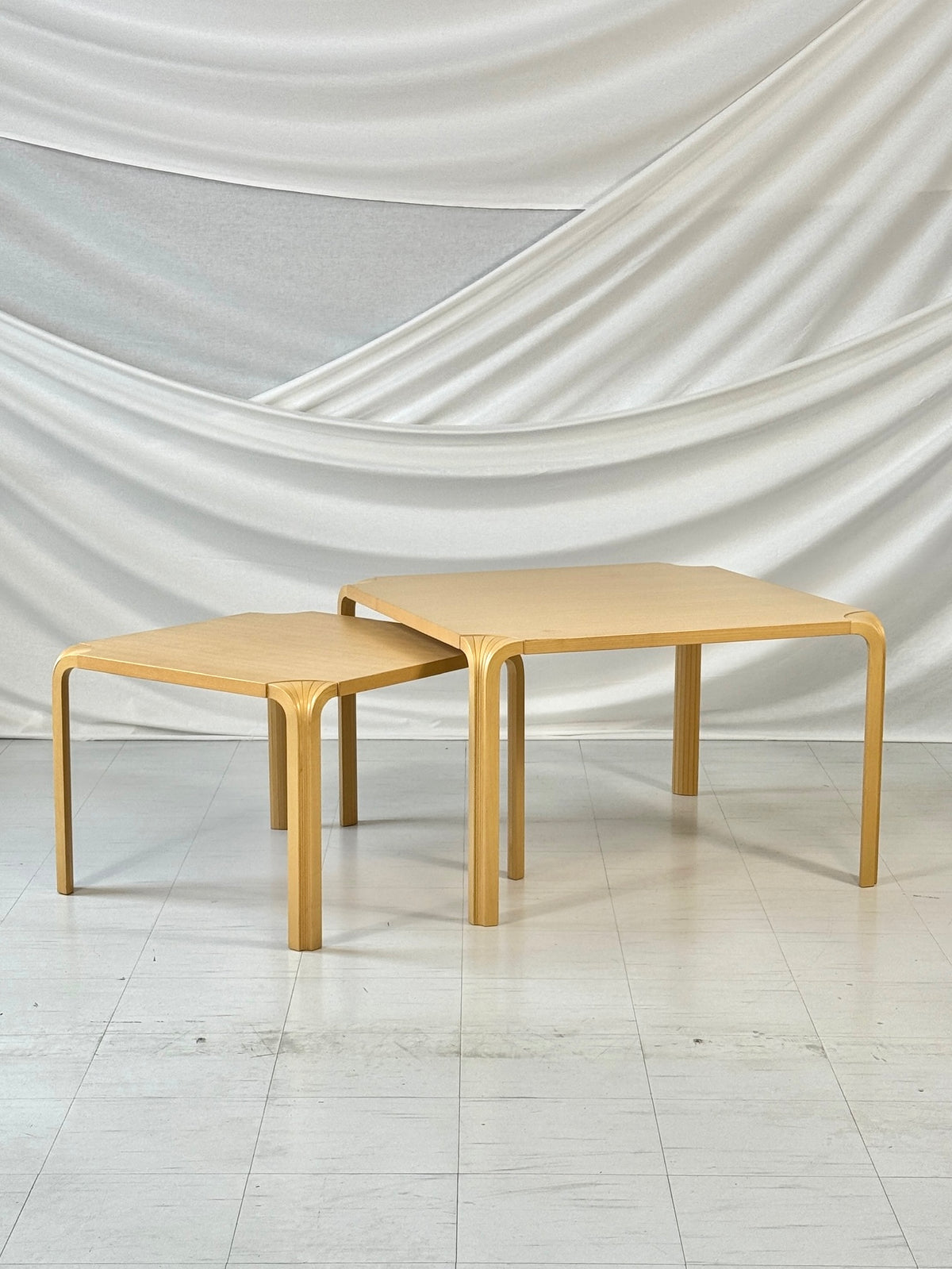 Artek Fan Tables x800b & x800c