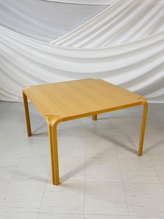 Artek Fan Tables x800b & x800c