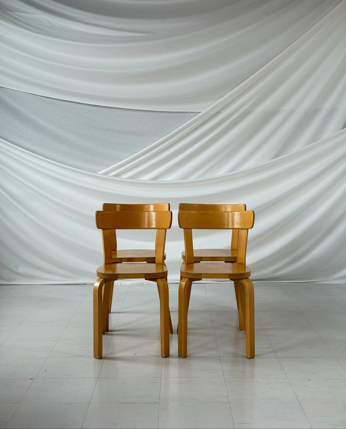 Alvar Aalto Artek 69 -tuolit, 4 kpl
