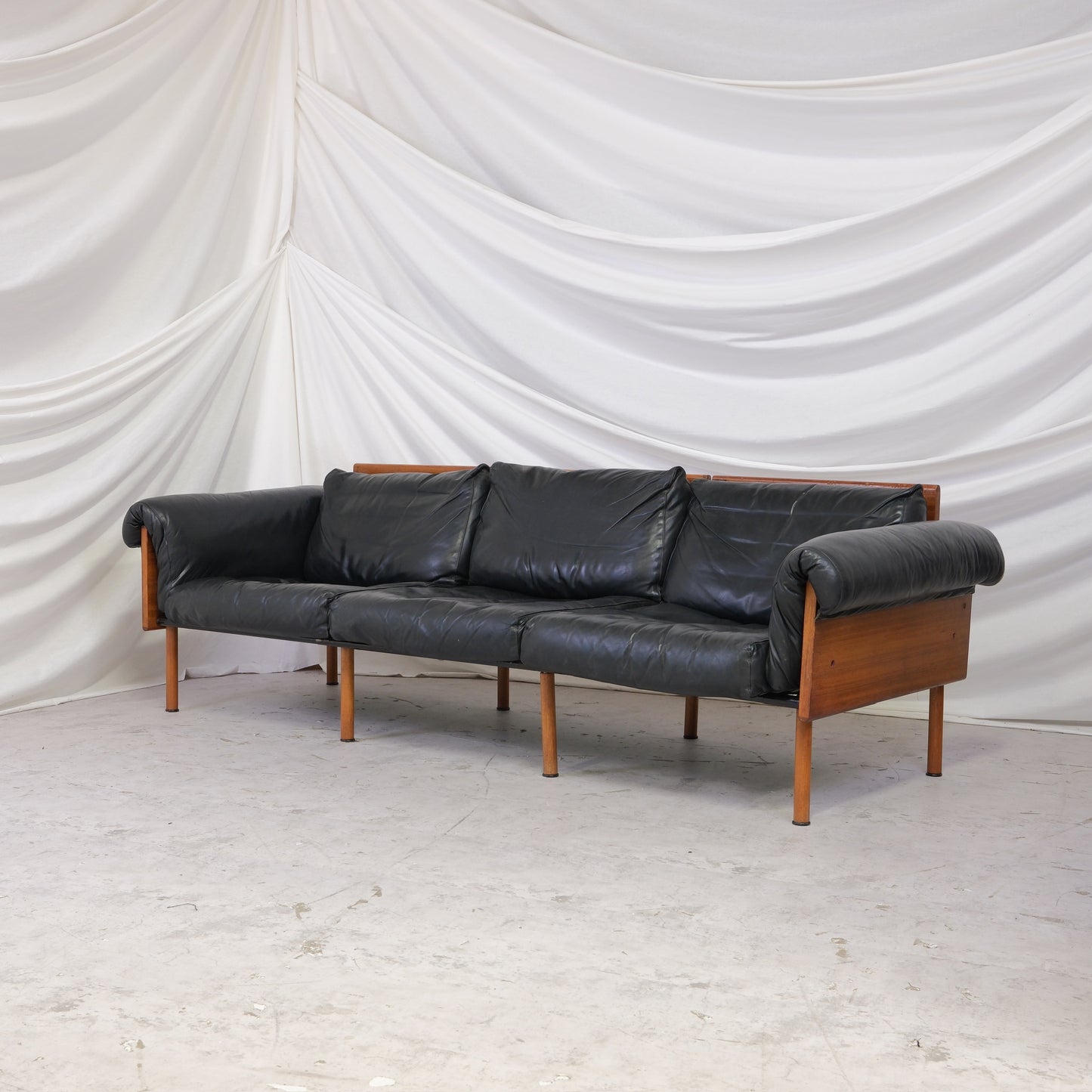 Vintage Yrjö Kukkapuro Ateljee 3-seater sofa with rosewood frame and original black leather cushions