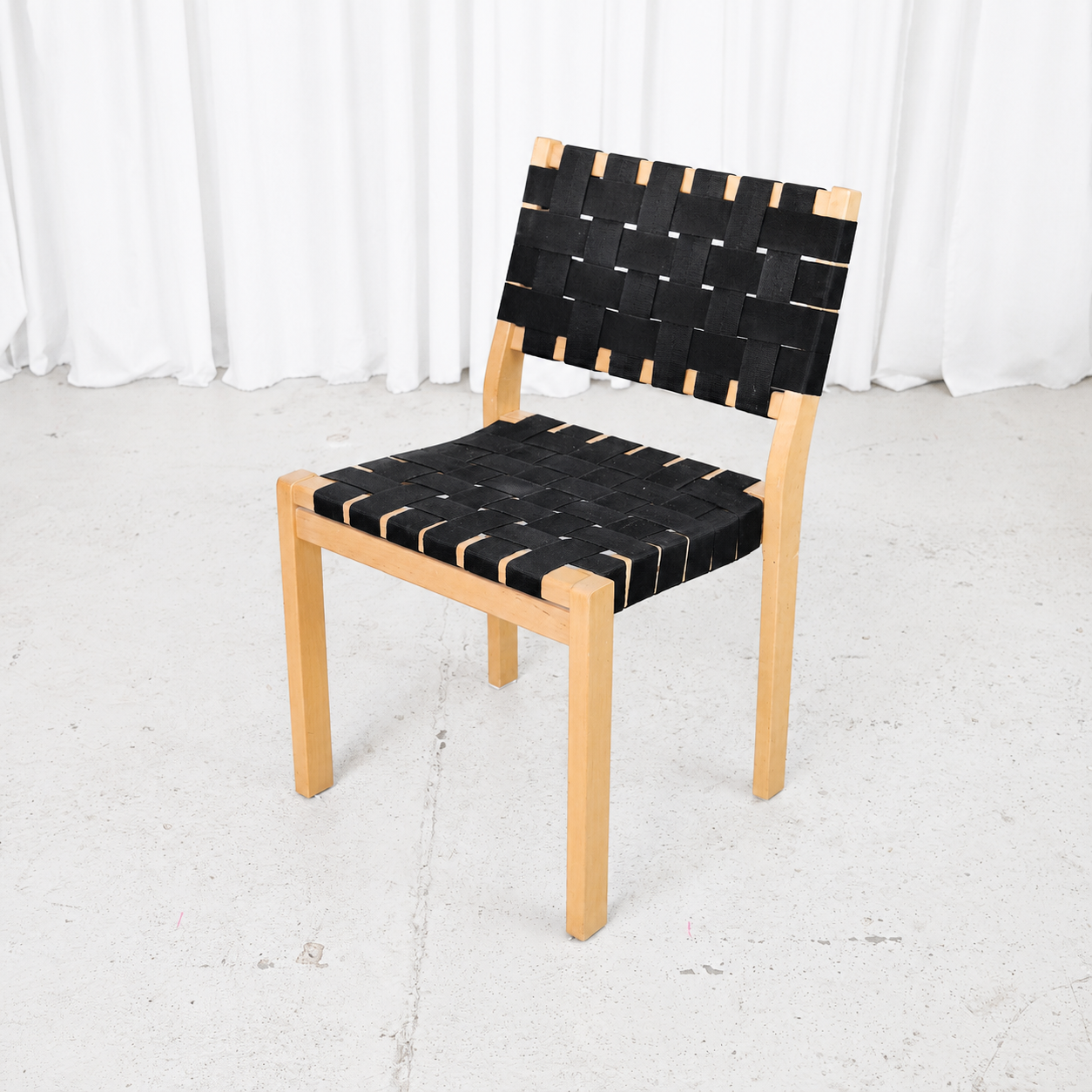 Artek malli 611 tuoli – Alvar Aalto