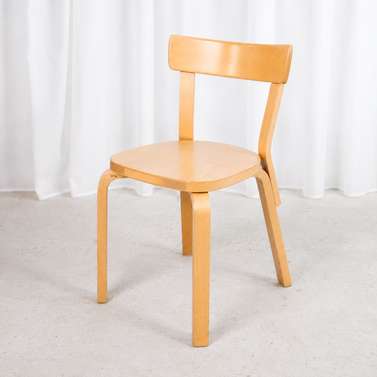 Artek tuoli 69, koivu – Alvar Aalto