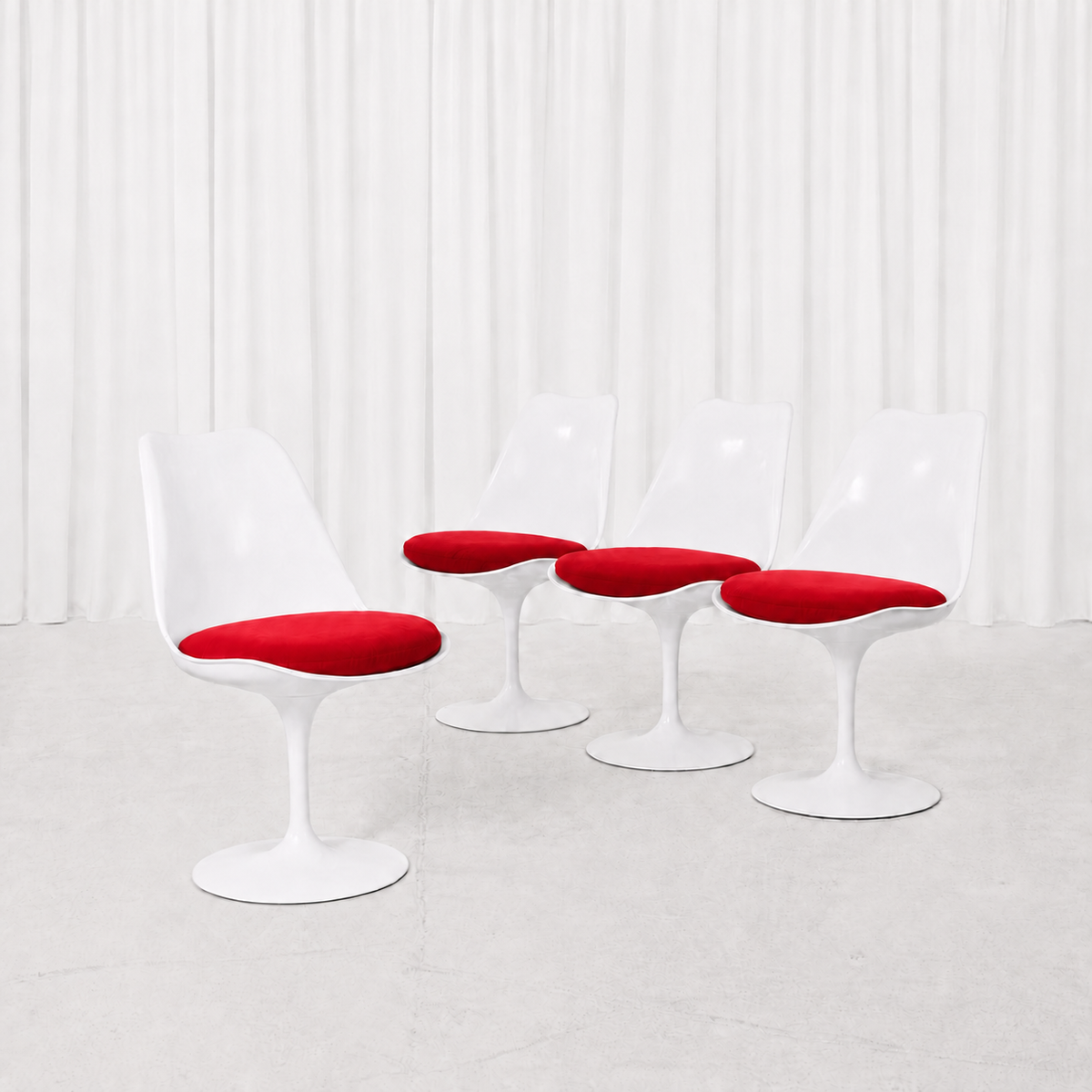 Eero Saarinen Tulip Chair for Knoll in White and Red