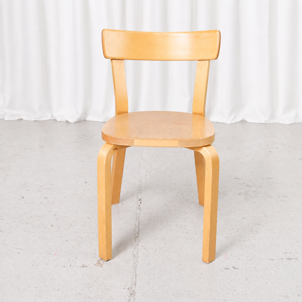 Artek tuoli 69, koivu – Alvar Aalto