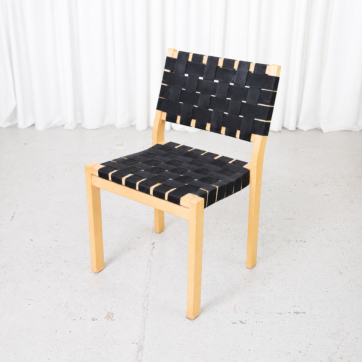Artek malli 611 tuoli – Alvar Aalto