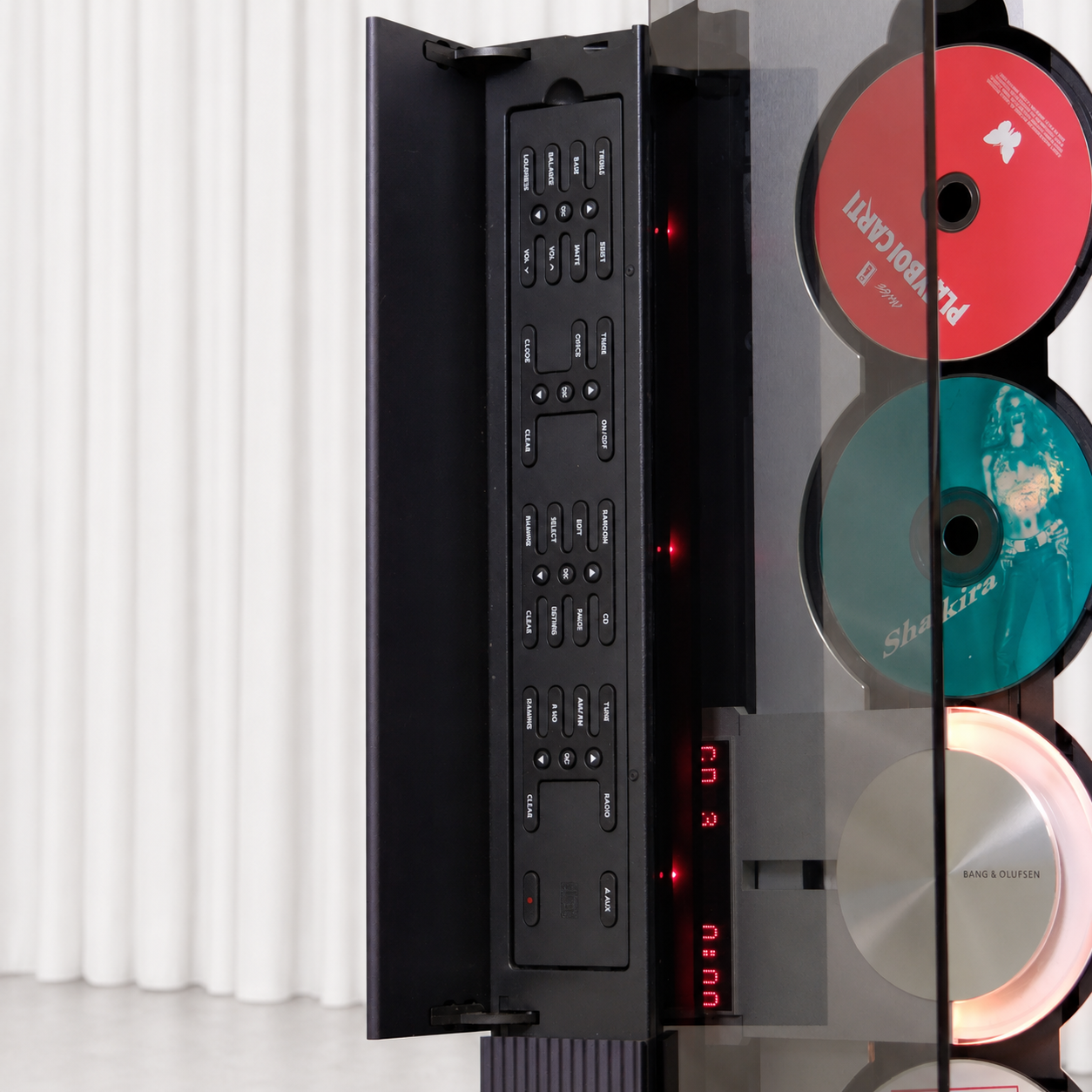 Bang & Olufsen BeoSound 9000 by David Lewis