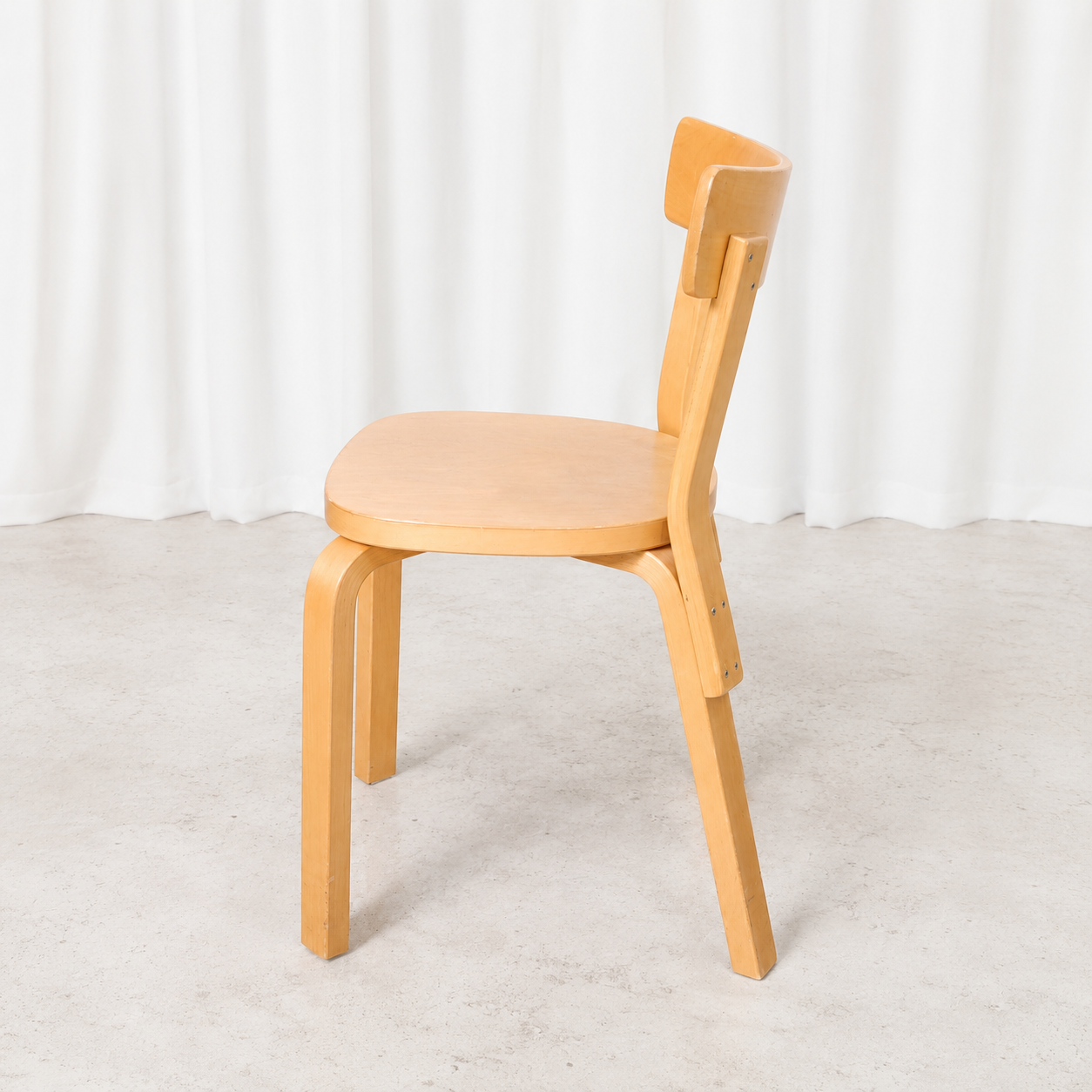 Artek tuoli 69, koivu – Alvar Aalto