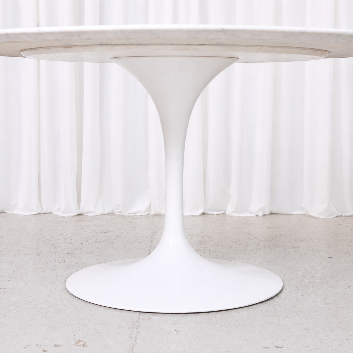 Eero Saarinen Tulip Dining Table by Knoll with White Marble Top