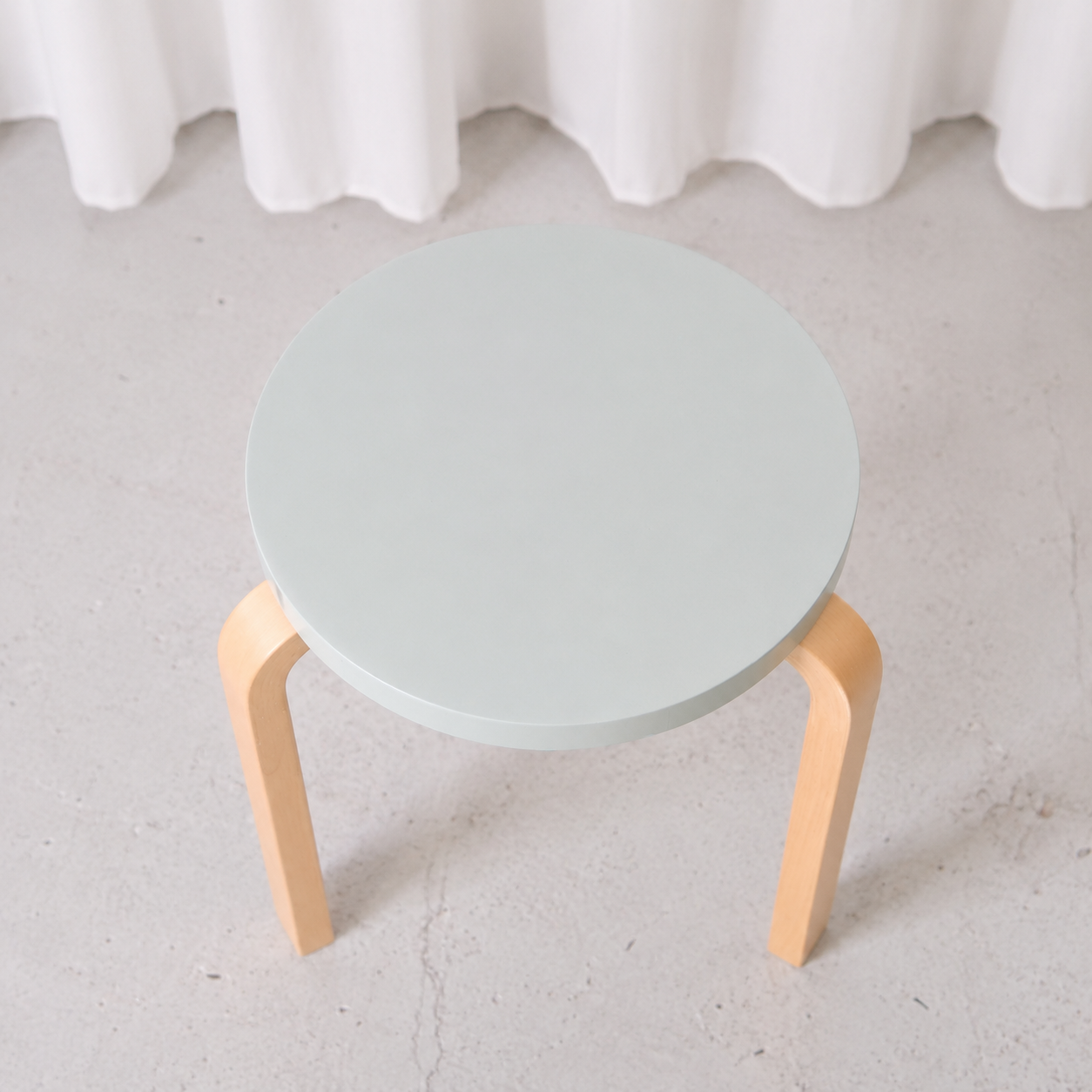 Artek jakkara 60, mintunvihreä 80-vuotisjuhlamalli – Alvar Aalto, 2013