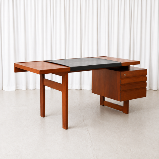 Olavi Hänninen Paletti Desk for HMN Huonekalu Mikko Nupponen