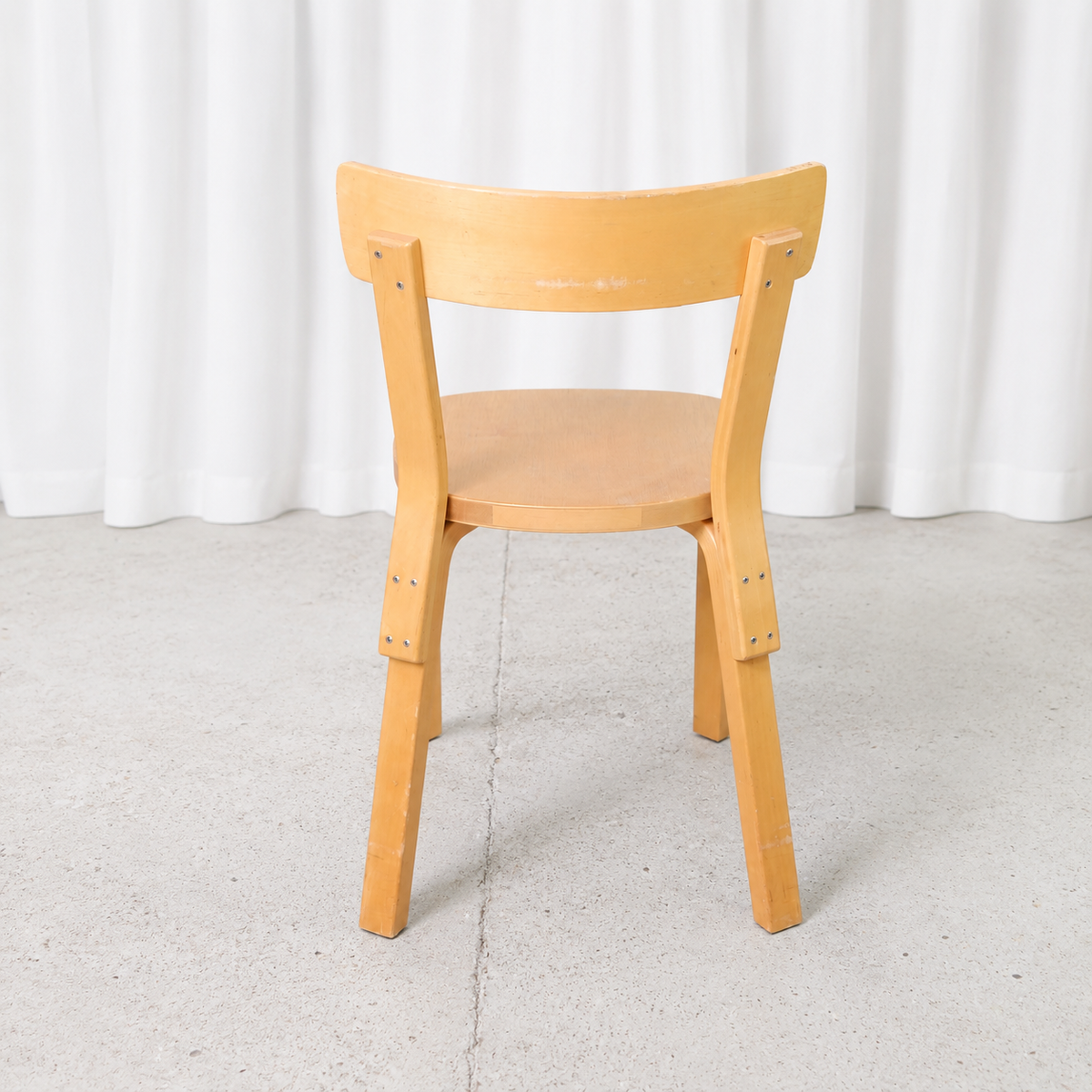 Artek tuoli 69, koivu – Alvar Aalto
